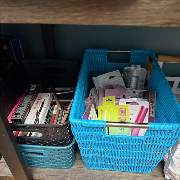 Health & Beauty - Unlisted - Shelf Pulls - Picture 15 of 16